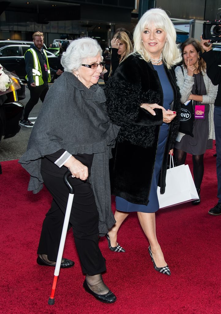 Angelina Calderone Germanotta, abuela de Lady Gaga; junto a la mamá de la cantante, Cynthia Germanotta