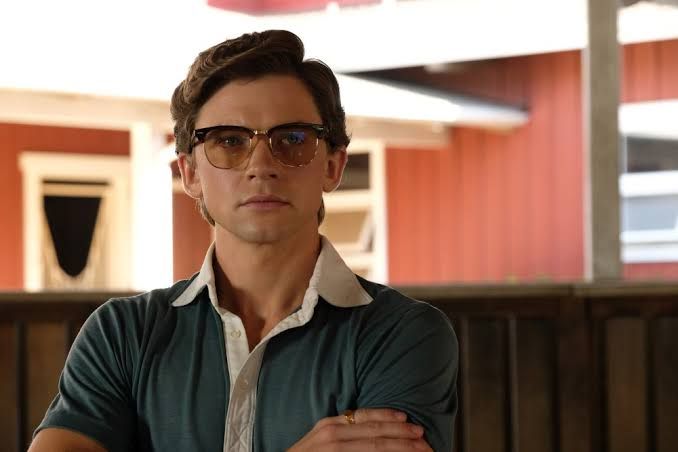  Igby Rigney da vida Bret en 'The Shards'