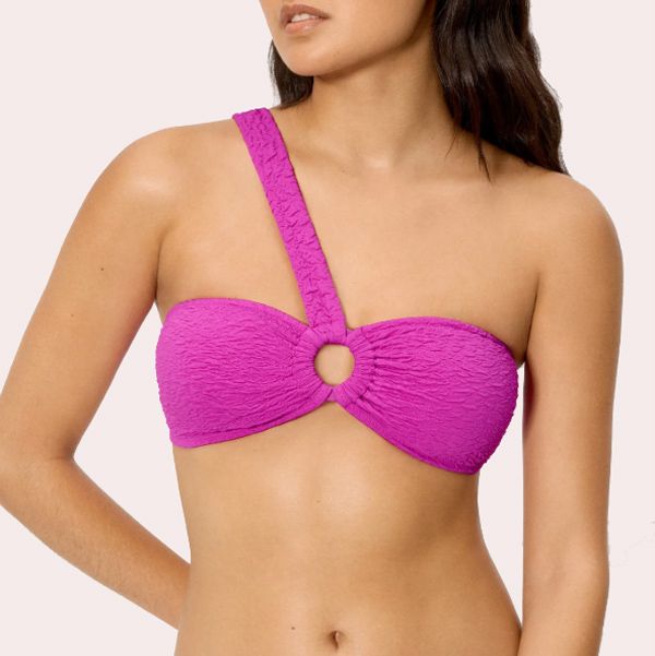 Tops de bikini asimétrico con textura en copa b Morado Ysabel Mora
