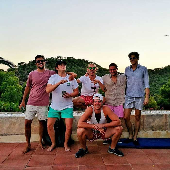 Ramón, hijo de Marta Robles, recuerda los divertidos veranos junto a Alex Lequio