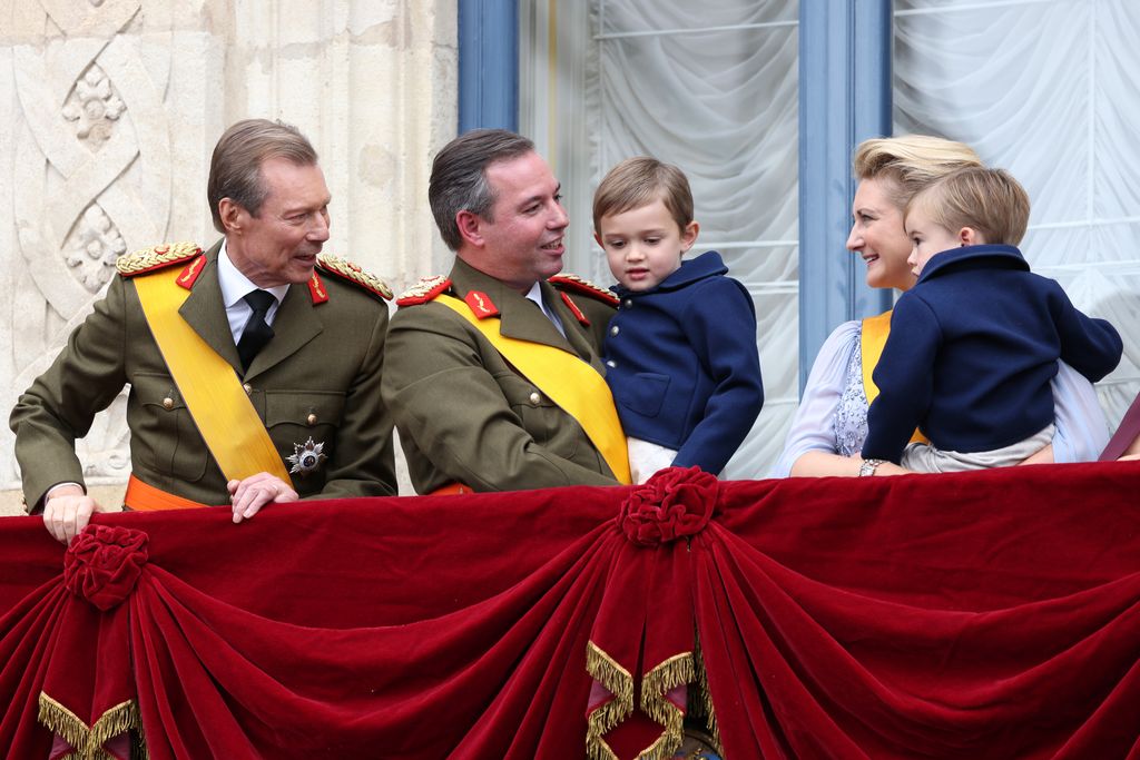Enrique de Luxemburgo posa con sus herederos
