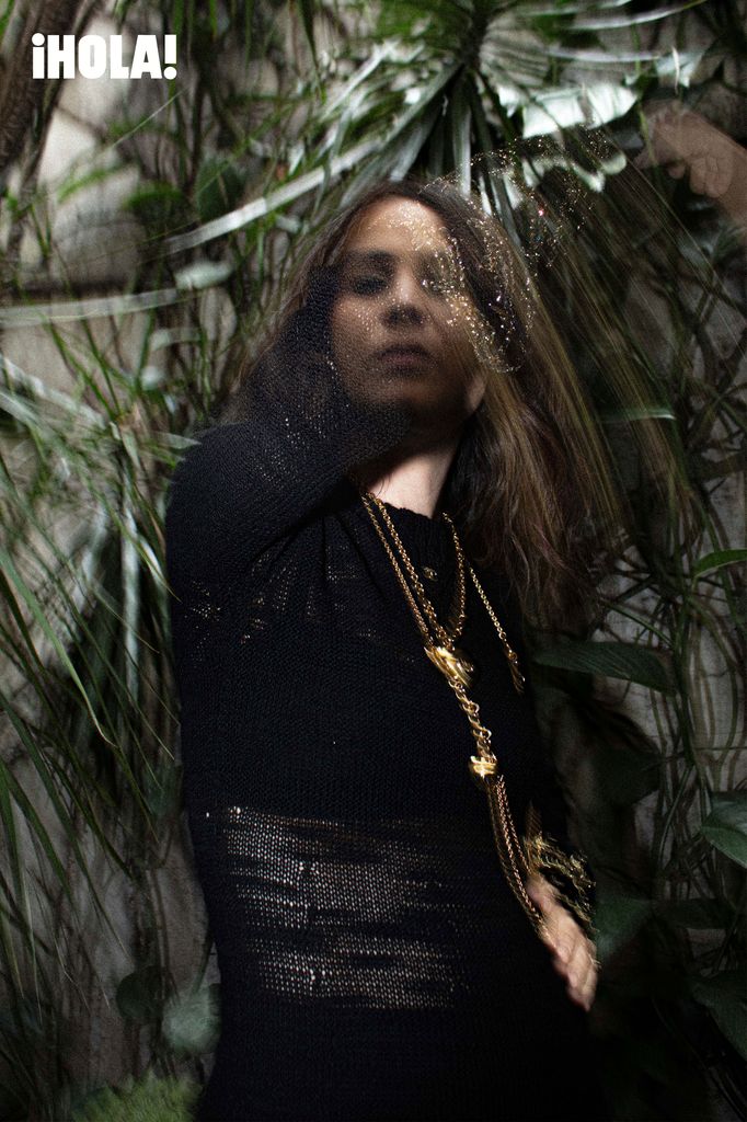 Para la premiere de la película, Cassandra Ciangherotti lució un total look de Chanel. Styling: Tino Portillo. Peinado y maquillaje: Octavio León. 