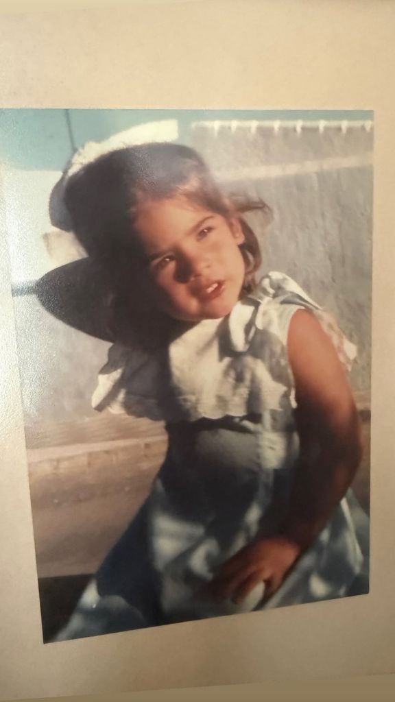 Una imagen de Lourdes Montes de cuando era pequeña que demuestra que su hija Carmen es igualita a ella
