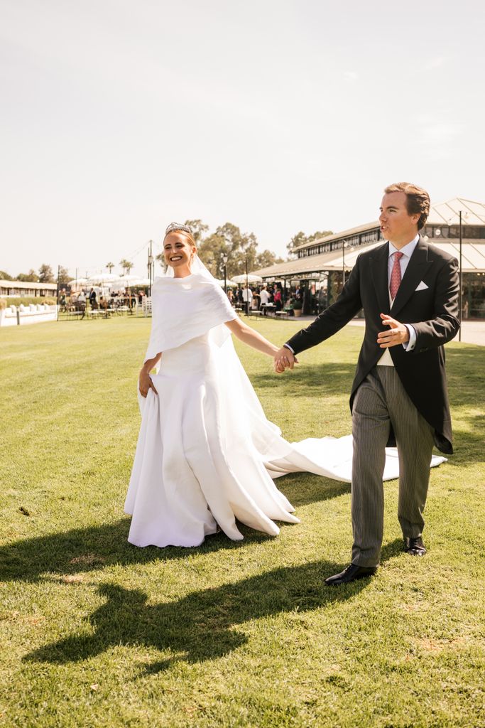 Boda en Sevilla de Teresa y Lorenzo con vestido novia de Pol Núñez