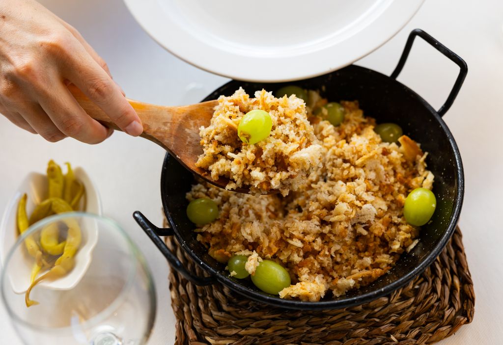 Migas de pastor con uvas