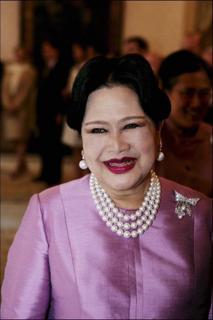 El viernes 24 de octubre murió la reina madre Sirikit Kitiyakara