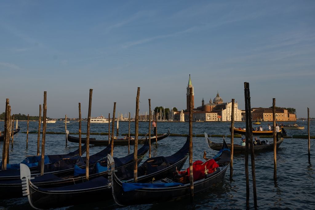 En su invitación, Lauren y Jeff dejar ver su preocupación por salvaguardar a Venecia y su patrimonio cultural