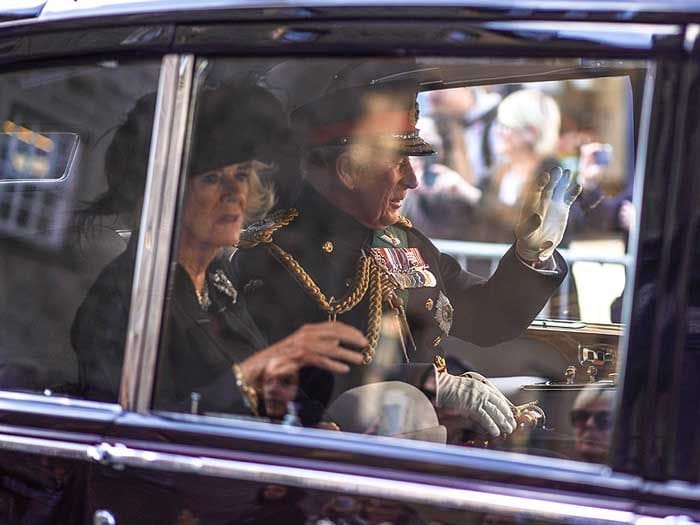 El rey Carlos III con la reina consorte 