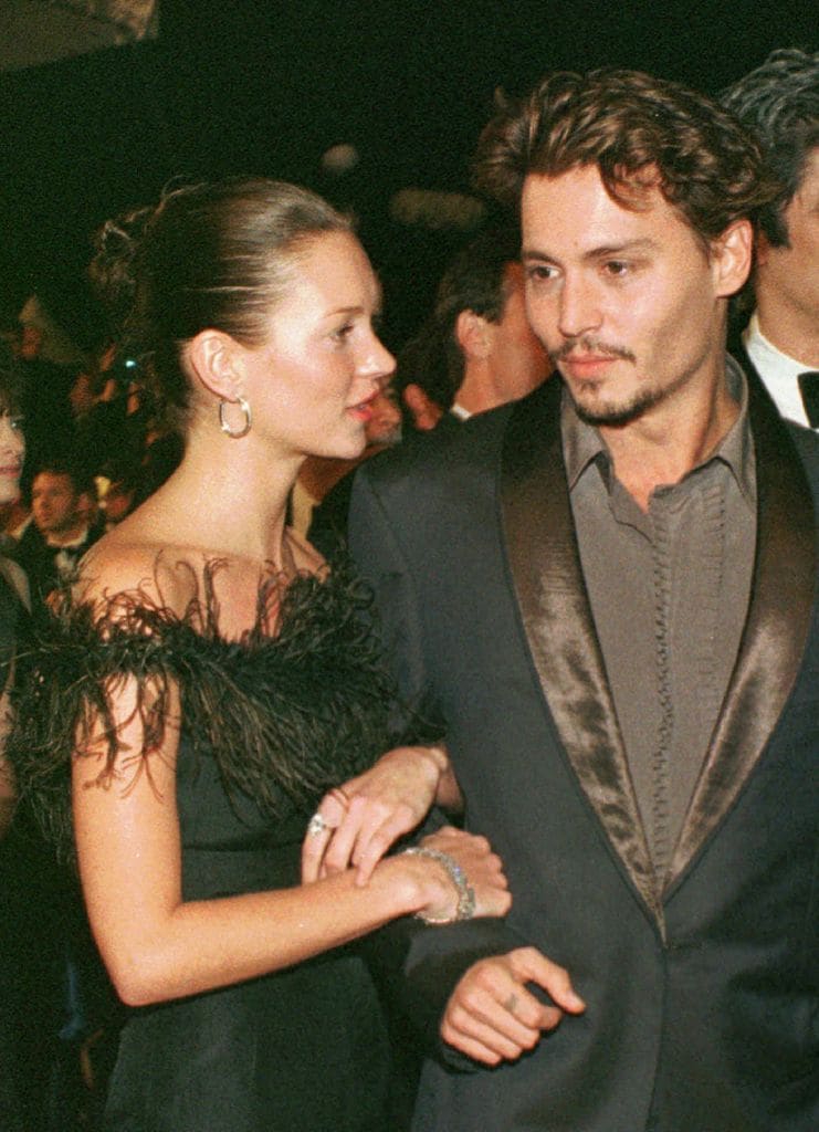 El vestido vintage de Kate Moss en su debut de alfombra roja con Johnny Depp fue un regalo del actor y ella lo volvió a llevar justo después de la ruptura