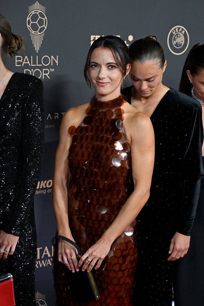 Aitana Bonmatí se baña en lentejuelas para recibir su tercer Balón de Oro: un look para hacer historia