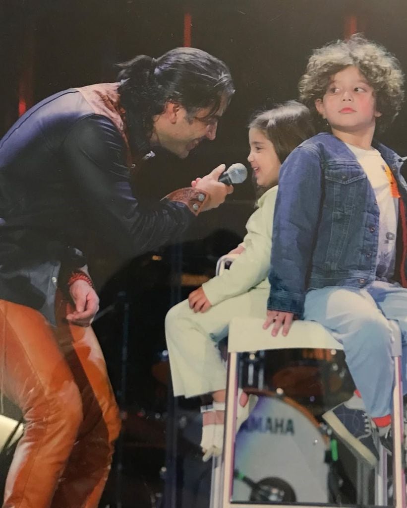 Durante sus años juntos, Alejandro y Ximena procrearon a Emiliano y a Valentina.