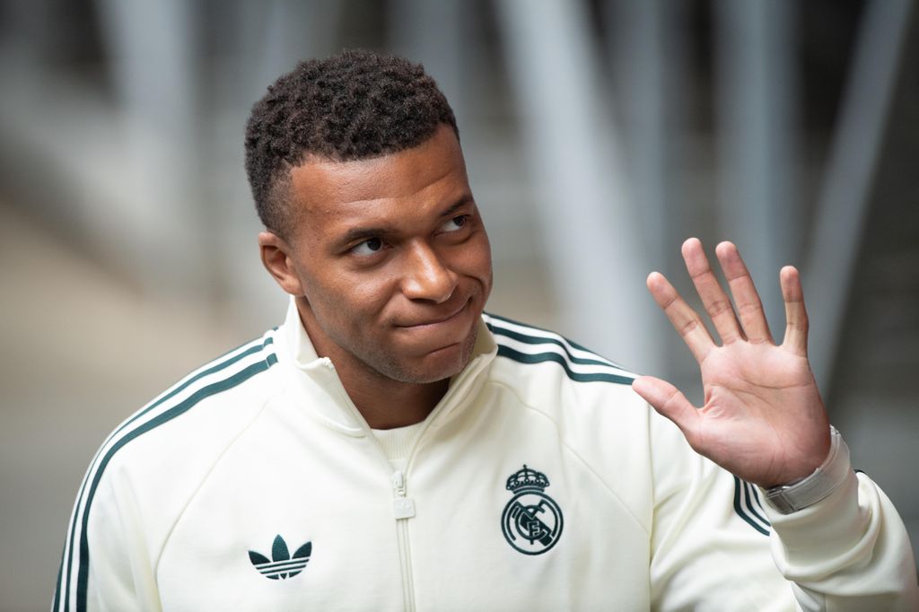 Kylian Mbappé con la equipación del Real Madrid