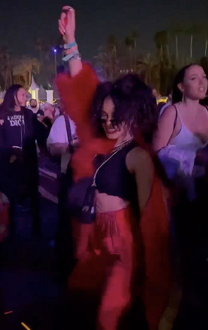 Vanessa Hudgens en el festival Coachella en 2022