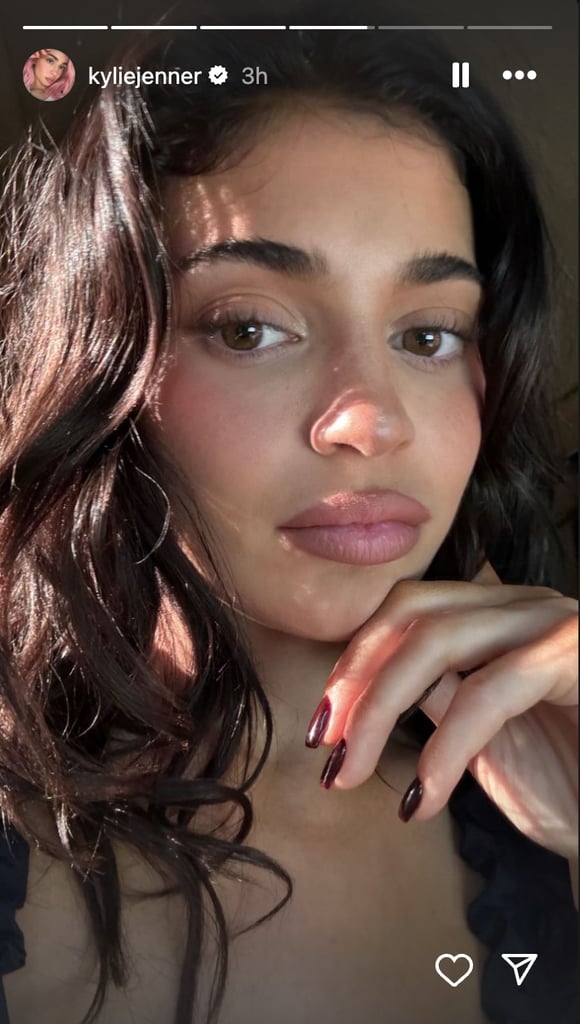 El manicure color borgoña que dominará el otoño, cortesía de Kylie Jenner