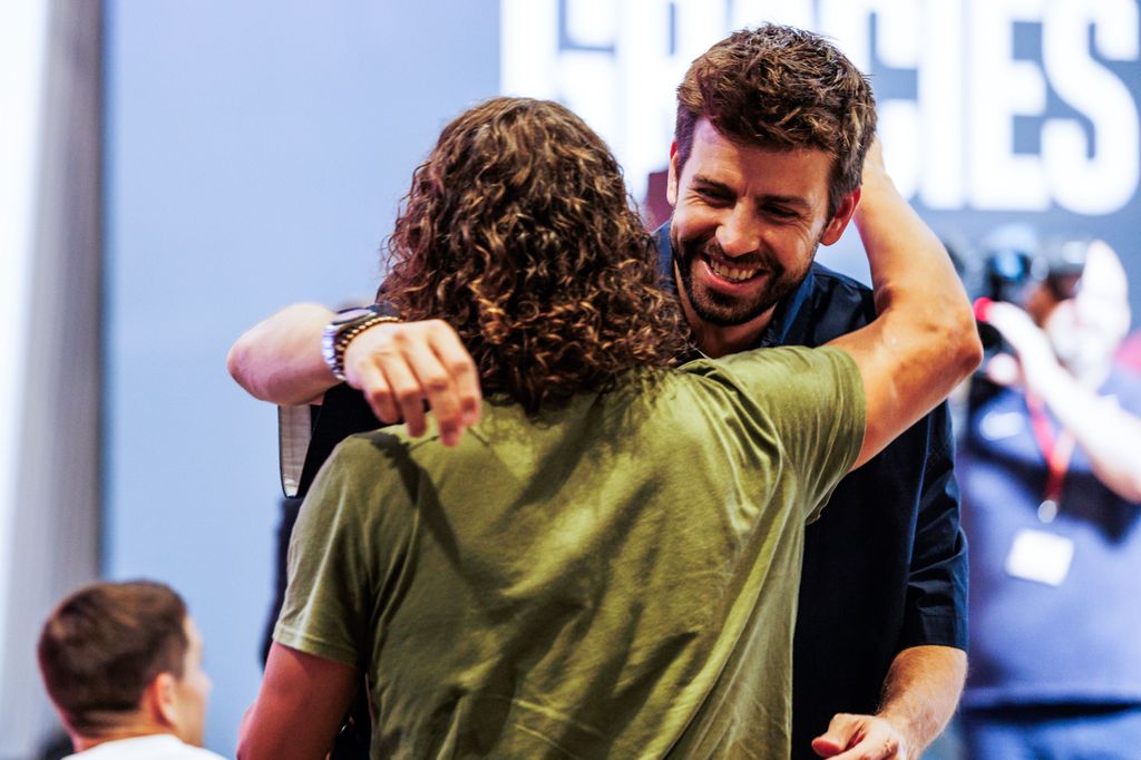 Gerard Piqué y Carles Puyol en la despedida de Sergi Roberto del FCB