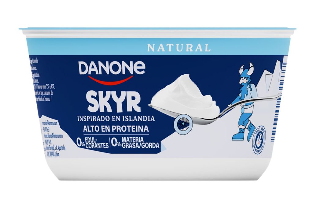 En los supermecados cada vez es más habitual encontrar skyr, caso de este Danone.