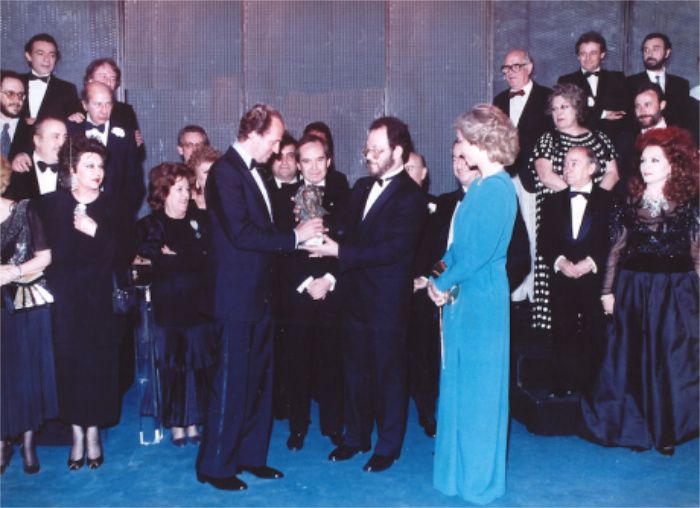 Juan Carlos I y la reina Sofía en la primera edición de los Goya