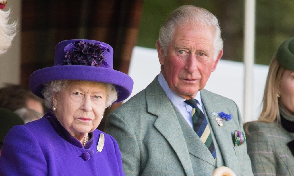queen elizabeth is in good health after her son prince charles tested positive for covid 19