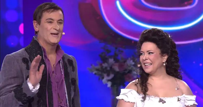 Jesulín y María José caracterizados como Amistades Peligrosas