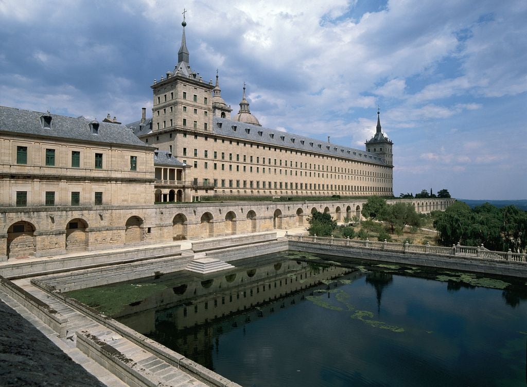 El Real Sitio de San Lorenzo de El Escorial, en las afueras de Madrid, España.