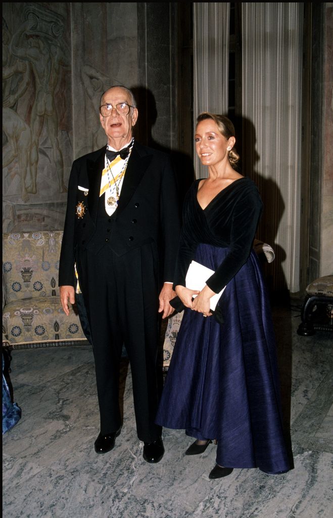 Marina Castaño y Camilo José Cela en la entrega de los Premios Nobel 1989