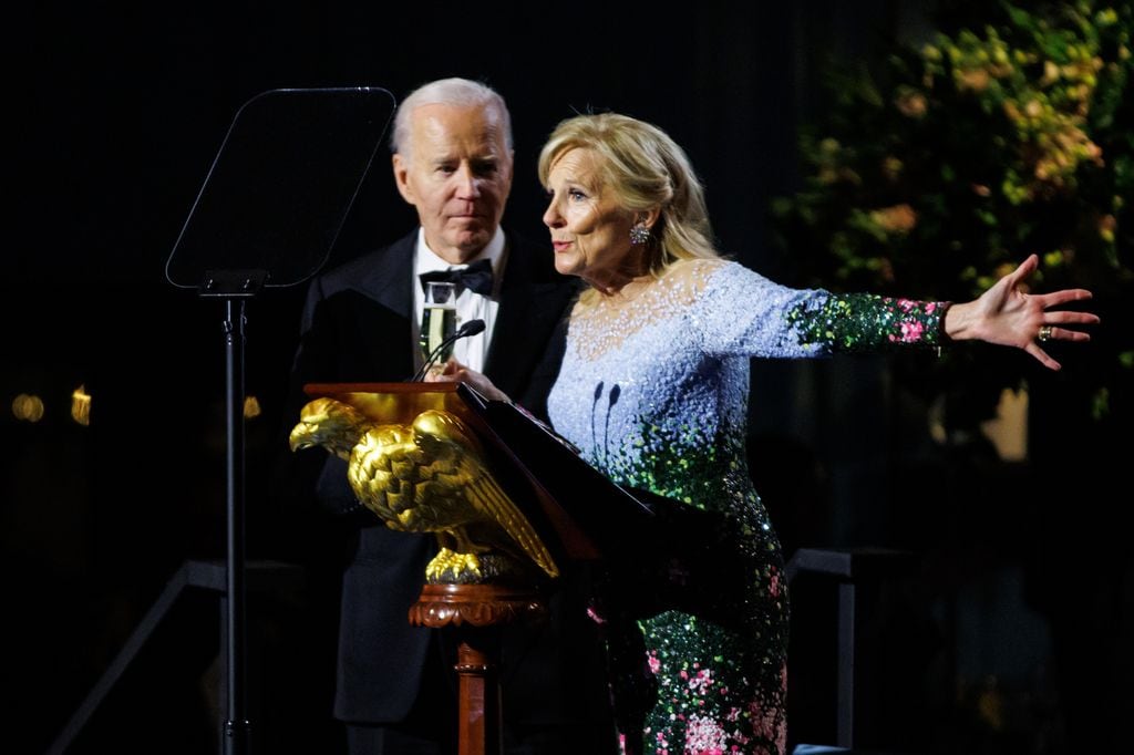 Joe y Jill Biden durante un discurso en una cena en la Casa Blanca