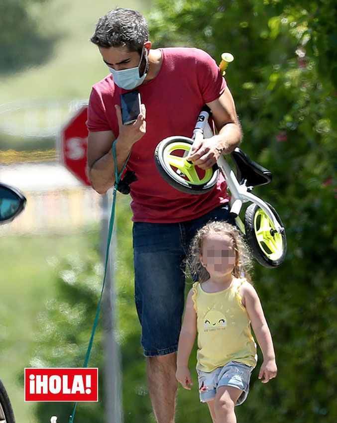 Roberto Leal con su hija Lola
