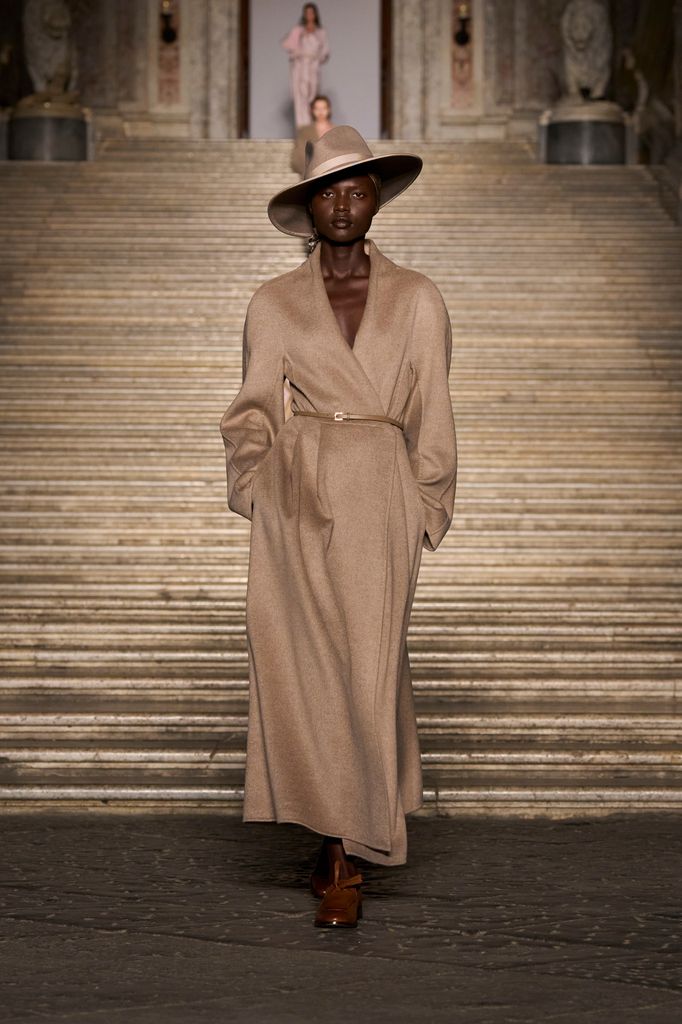 Max Mara: desfile de la colección Resort 2026 en Nápoles