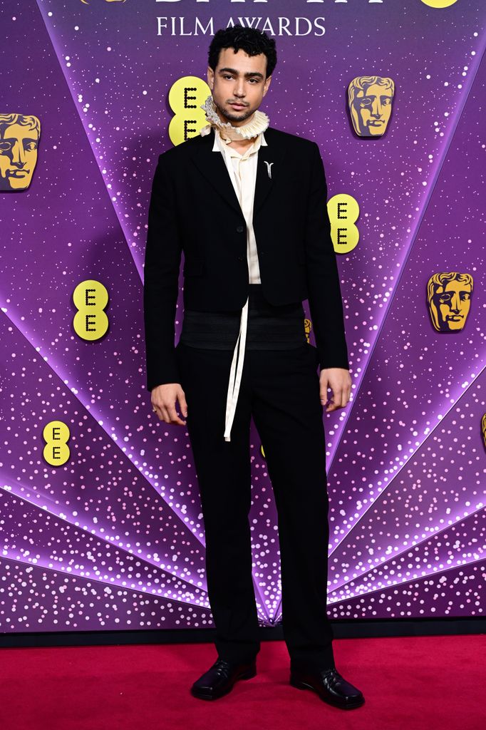 Archie Madekwe en los BAFTA 2026