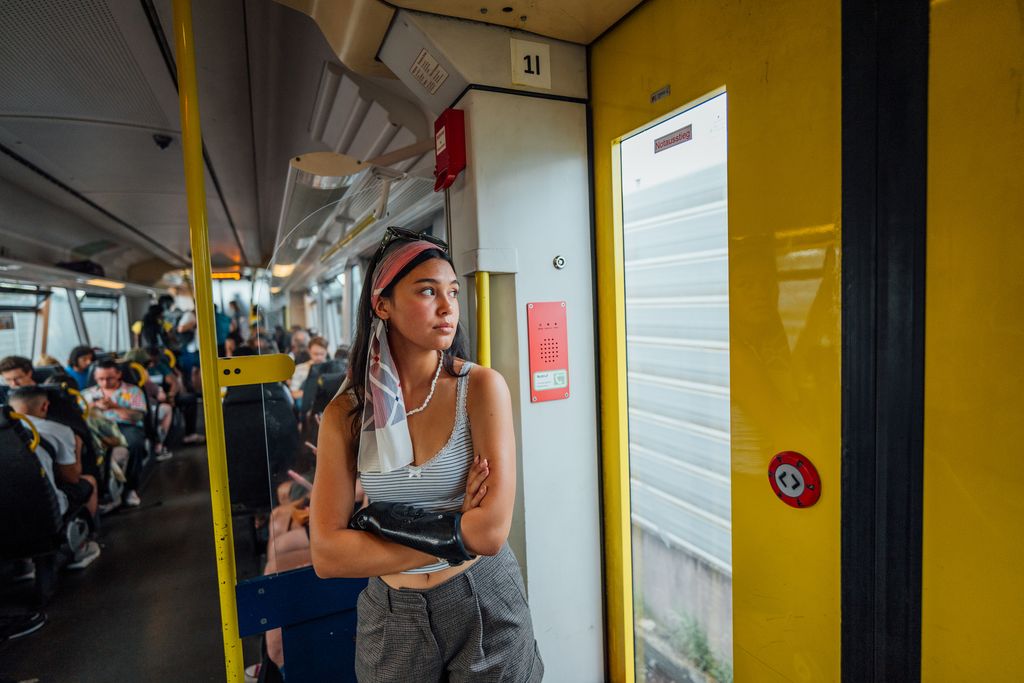 chica tren