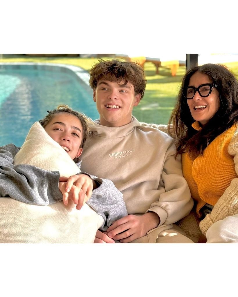 Salma Hayek junto a su hijastro Agustin, hijo de Linda Evangelista