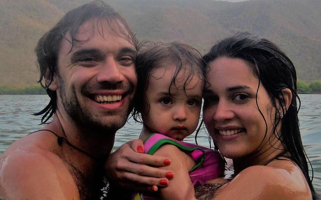 maya hija de m nica spear