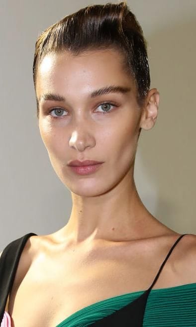 Bella Hadid con brow lamination