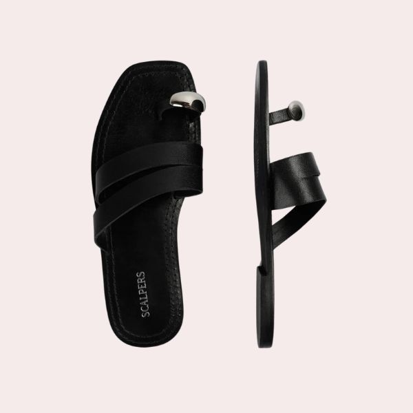 Sandalias de dedo de mujer planas de piel Negro Scalpers