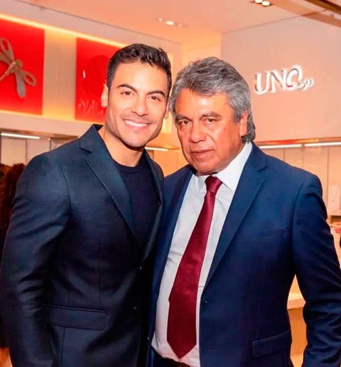 Carlos Rivera y Cyntia Rodríguez