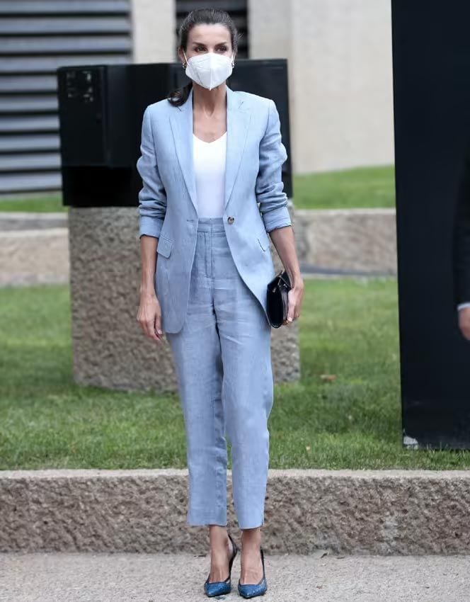 Reina Letizia traje azul