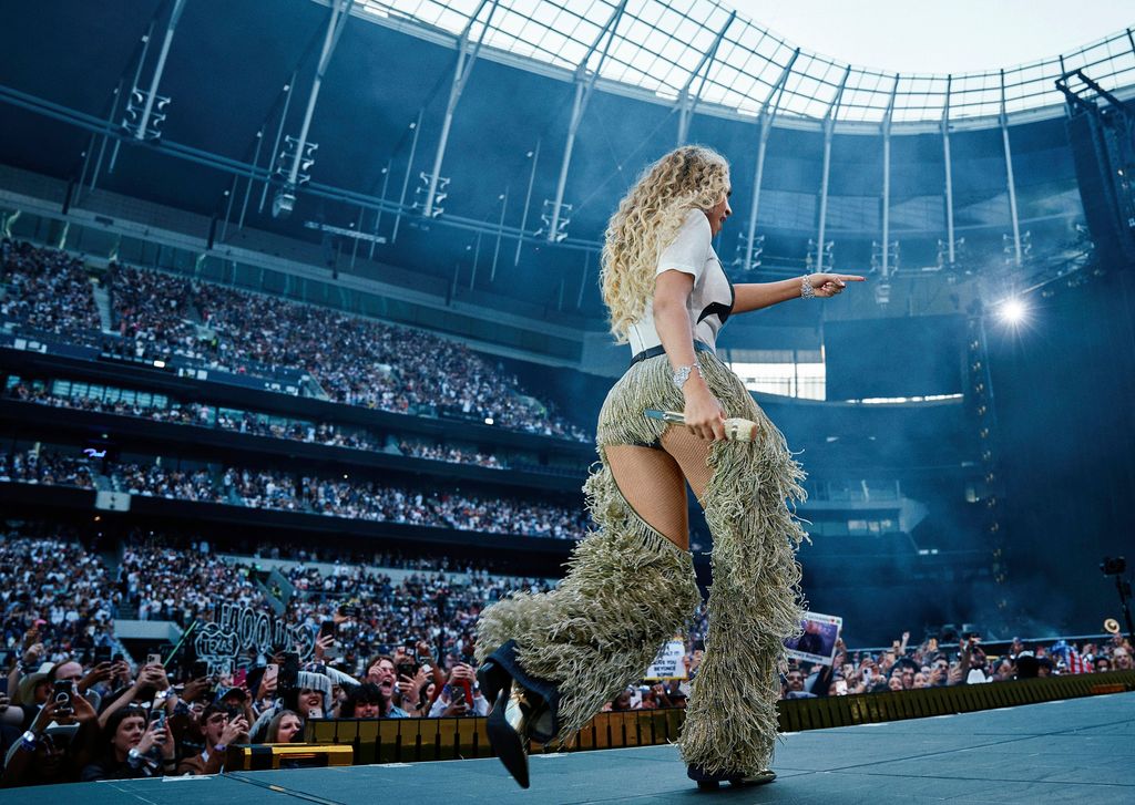 Beyoncé vuelve loca al públicio londinense en su "Cowboy Carter Tour" .