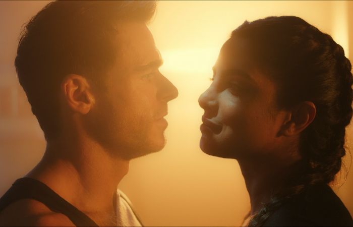 Richard Madden y Priyanka Chopra en 'Citadel'