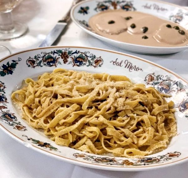 Al Moro, paraíso para los amantes de la buena pasta en la capital de Italia. 
