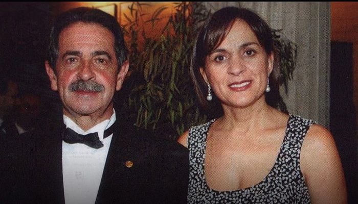 Revilla con su mujer 