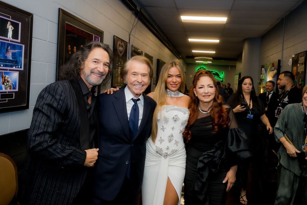 Marco Antonio Solís, Raphael, Karol G y Gloria Estefan