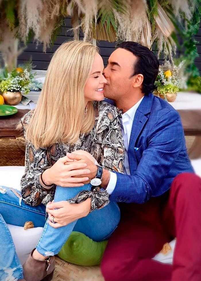 Adal Ramones y Karla de la Mora