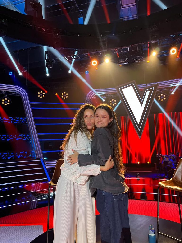 Malú y Joaquina en uno de los ensayos de 'La Voz'