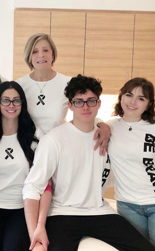 Dayanara Torres hijo Cristian, y su novia