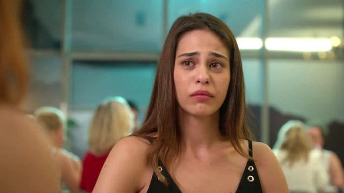Dilara Sümbül, en una escena de la serie