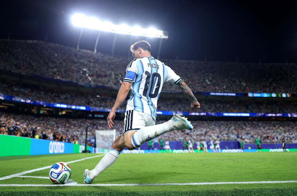 Lionel Messi anotó tres goles en su debut en el Mundial 2026