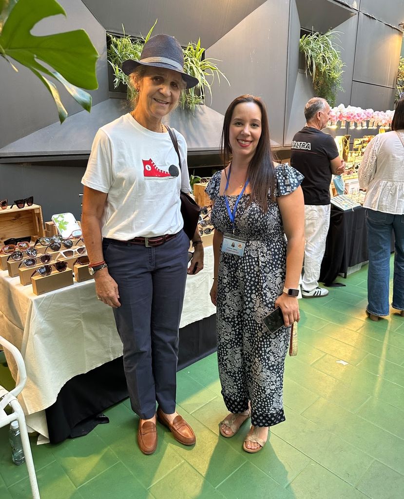 La visita de la Infanta Elena al market 'Mano & Corazón'