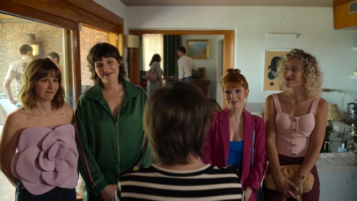 Valeria no va de la historia de amor de entre la protagonista y Víctor sino de la de cuatro amigas