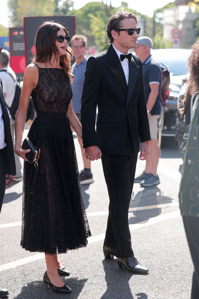 Kaia Gerber y Lewis Pullman en Venecia