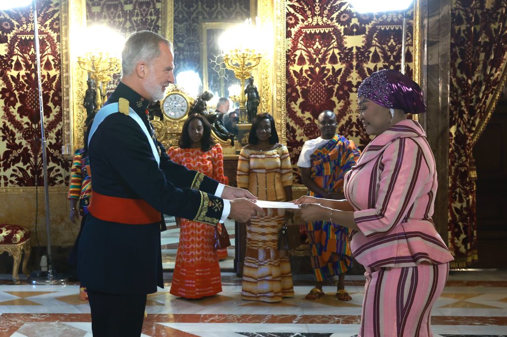 Kalsoume Sinare Baffoe presenta sus credenciales a Felipe VI tras una carrera como actriz y modelo